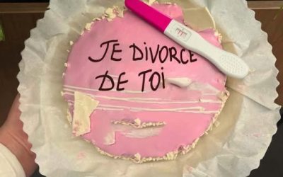 Mon mari m’a envoyé un gâteau pour m’annoncer notre divorce – mais quand il a appris la vérité, il est revenu en rampant