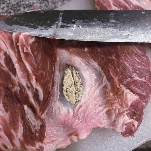 Aujourd’hui, j’ai acheté une épaule de porc chez Walmart, dans l’intention de la hacher pour une recette.