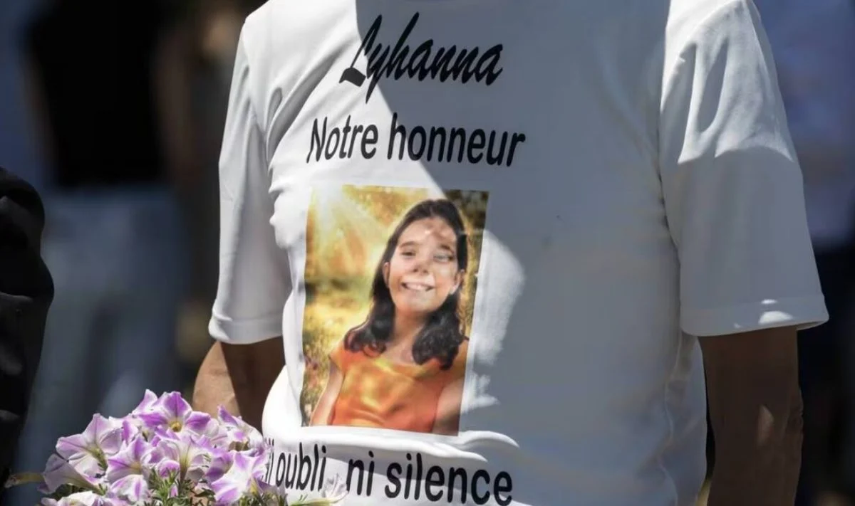 Affaire Lyhanna: Emmanuel et Brigitte Macron ont échangé mercredi au téléphone avec les parents de la collégienne
