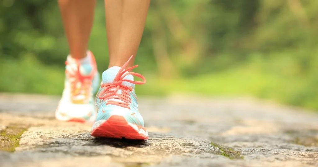 Ce que 30 minutes de marche par jour font à votre corps