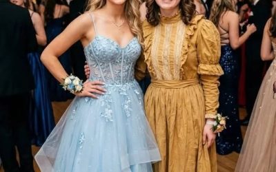 Ma belle-mère m’a acheté la robe de bal la plus humiliante que j’aie pu trouver : une heure plus tard, elle pleurait et me suppliait de l’enlever.