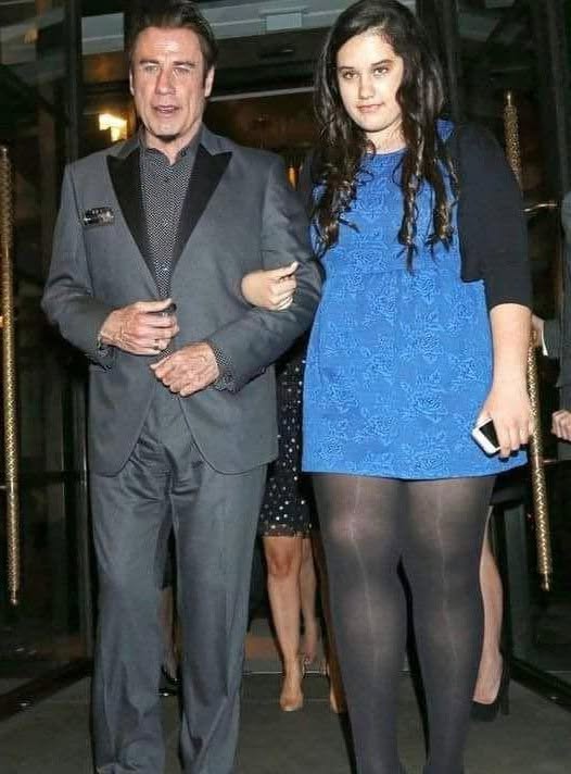 Des personnes malveillantes qualifiaient la fille de John Travolta de “grassouillette” quand elle était petite, mais aujourd’hui elle est probablement la plus belle femme qui ait jamais existé 😮 plus de photos en commentaires 😮😮👇
