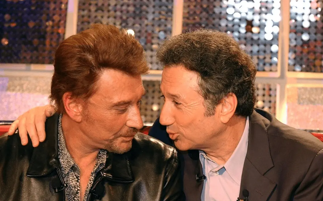 Michel Drucker évoque un Johnny Hallyday très fragile, loin des caméras… « Il était profondément malheureux »