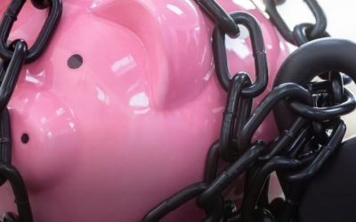 Après un décès, les comptes personnels du défunt sont bloqués dès que la banque en est informée, tandis qu’un compte joint reste généralement utilisable. ➡️ Voir le 1er commentaire